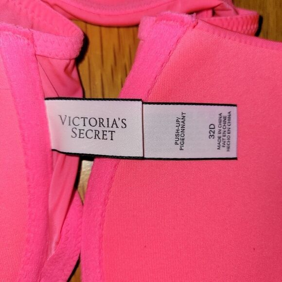 NWOT VS Hot Pink Push Up 32D - Picture 9 of 10